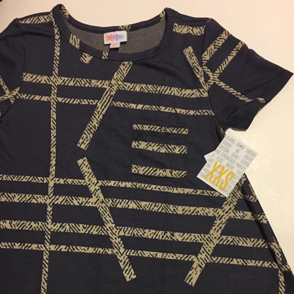 Lularoe XXS Carly graphic black